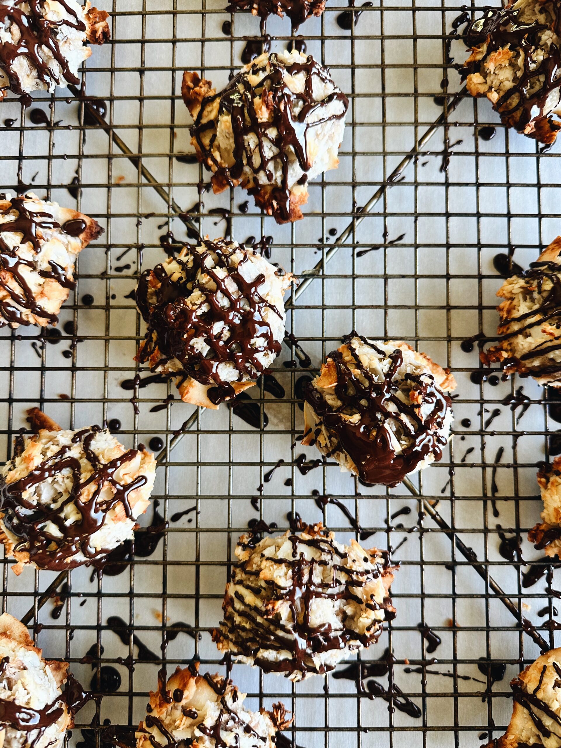 4-Ingredient Coco-Nana Macaroons - Lentine Alexis